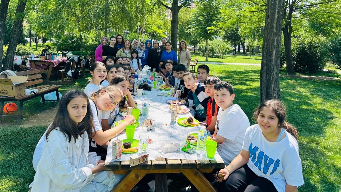  5-K Sınıfı Atatürk Orman Parkı Pikniğinden Kareler